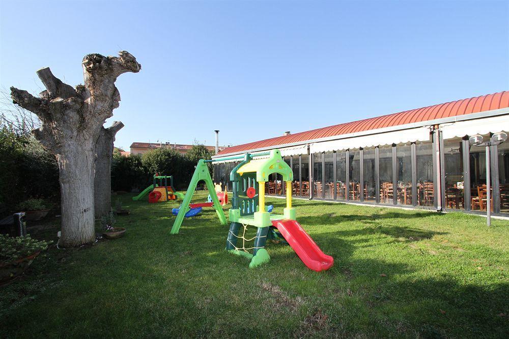 La Vecchia Fattoria Hotel Loreto Bagian luar foto