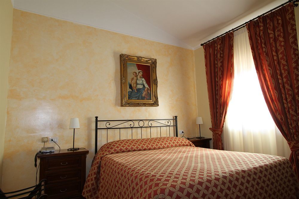 La Vecchia Fattoria Hotel Loreto Bagian luar foto