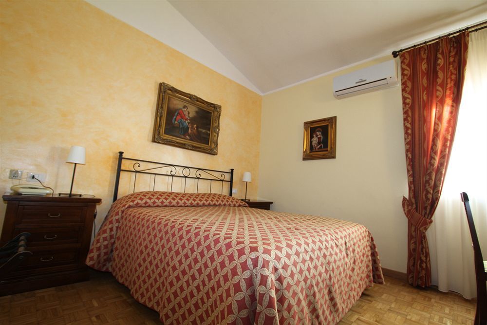 La Vecchia Fattoria Hotel Loreto Bagian luar foto