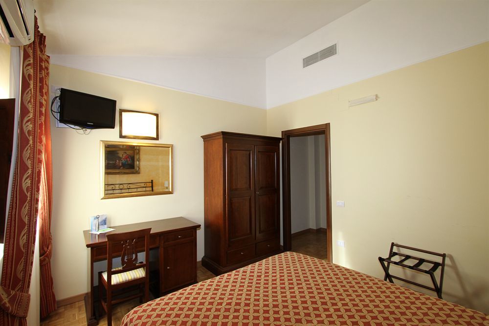 La Vecchia Fattoria Hotel Loreto Bagian luar foto